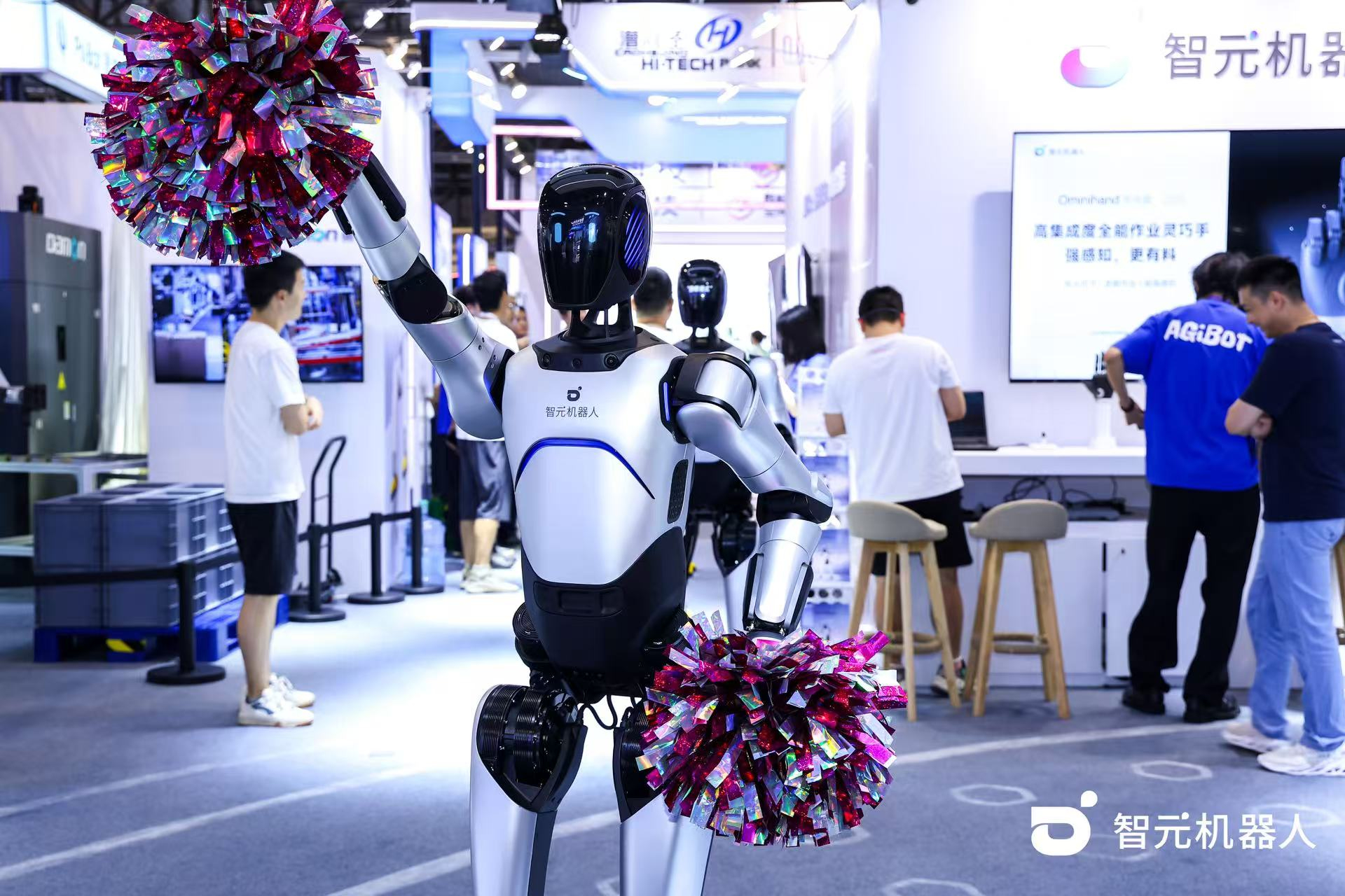 米蘭·(milan)機(jī)器人 WAIC 首日展臺(tái)火爆，機(jī)器...